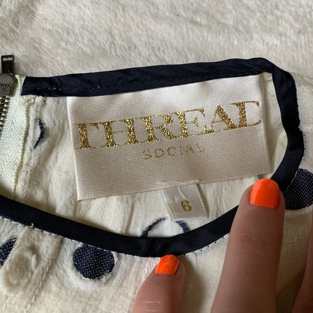 Thread social Dress - Picture 2 of 5
